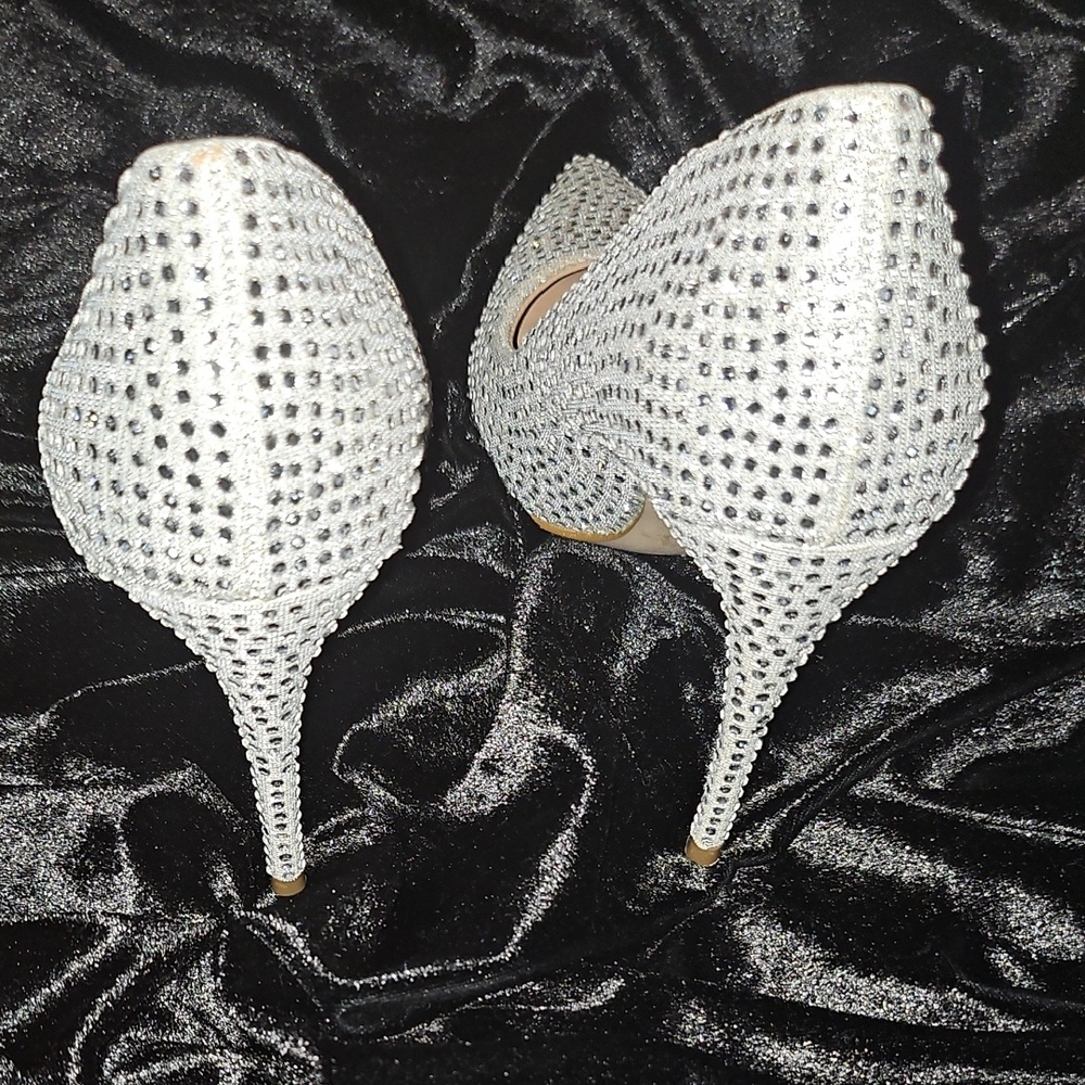 Steve Madden Glittering Silver Heels - Picture 6 of 6
